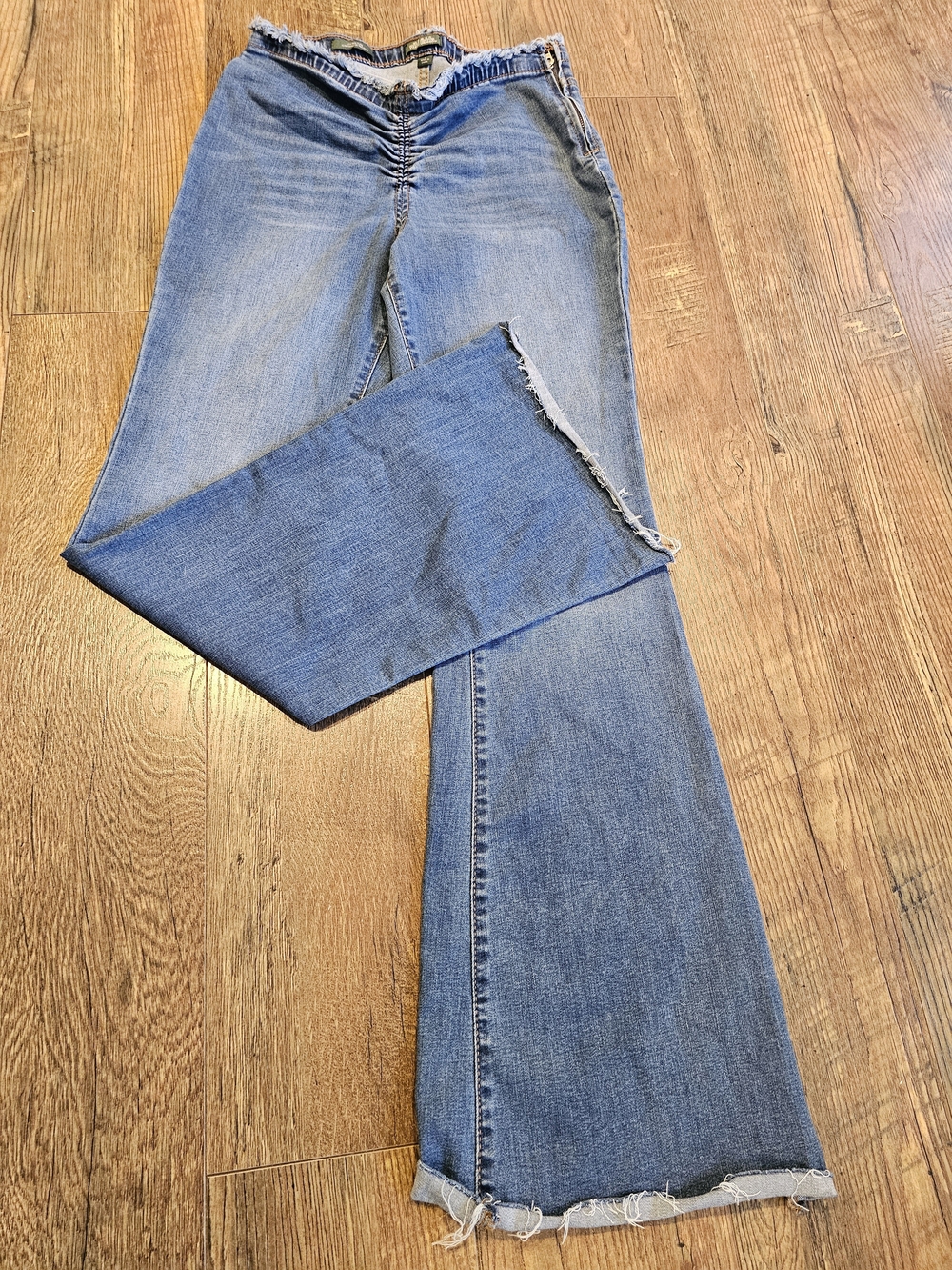 wild fable Y2K Light Blue Low Rise Flare Jeans with Raw Hem Size 6